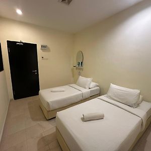 1108 Hotel Sungkai